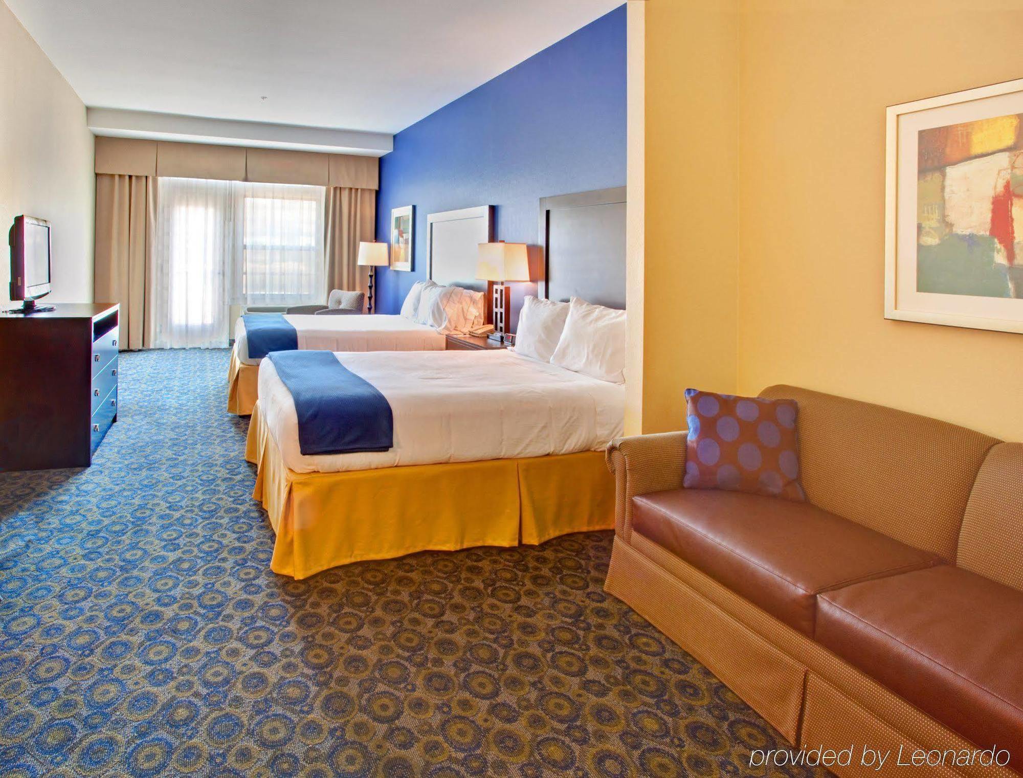 Holiday Inn Express Hotel & Suites Lake Elsinore By Ihg Pokoj fotografie